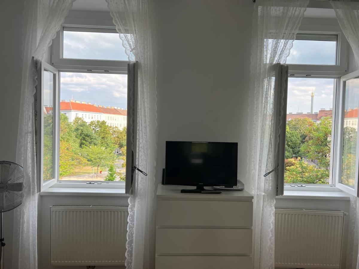 Cozy One Bedroom With Park View Wien